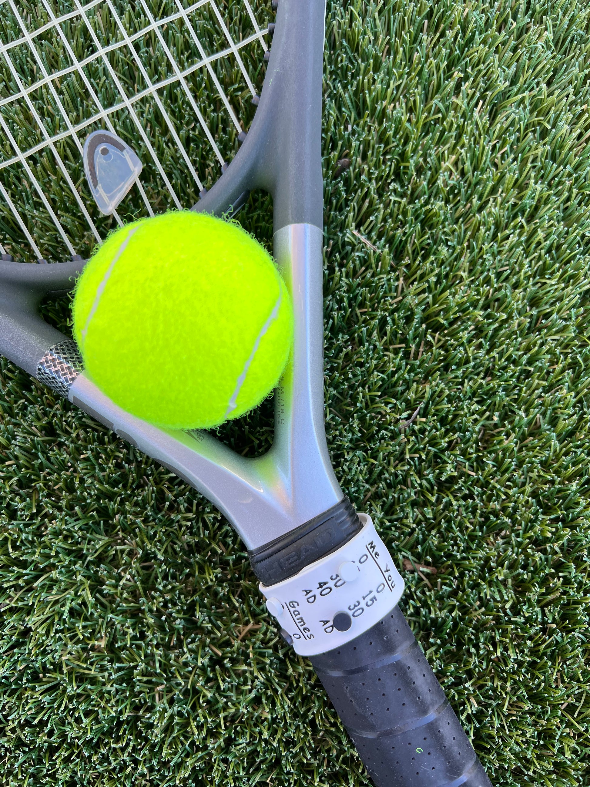 Tennis Point Bands are the best tennis scorekeeper, scoring band and scoreband worn on your wrist to keep score and track the number of games and sets won while playing tennis