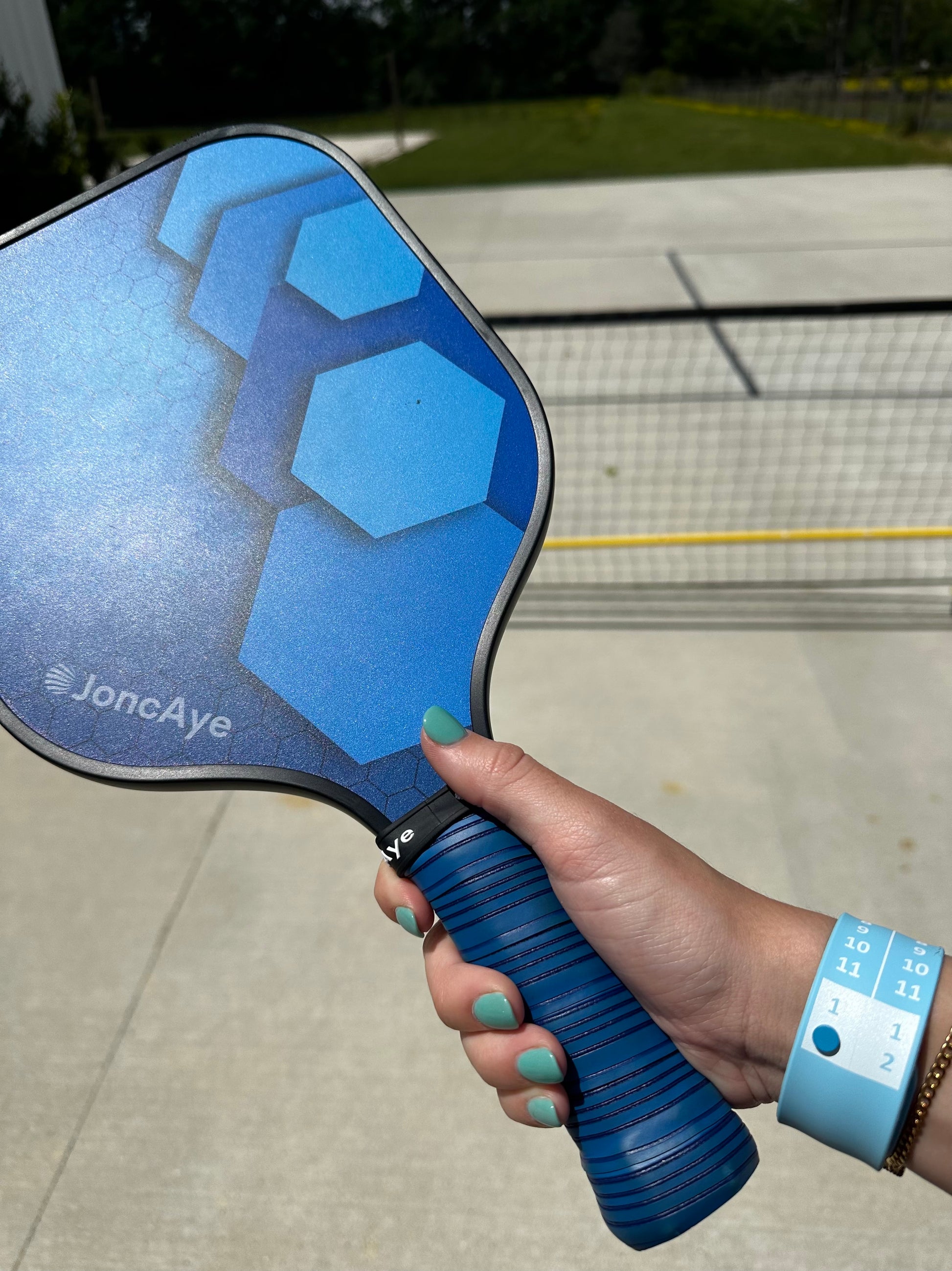 Pickleball Point Bands are the best pickleball scorekeeper, scoring band and scoreband worn on your wrist to keep score and track the server number while playing pickleball