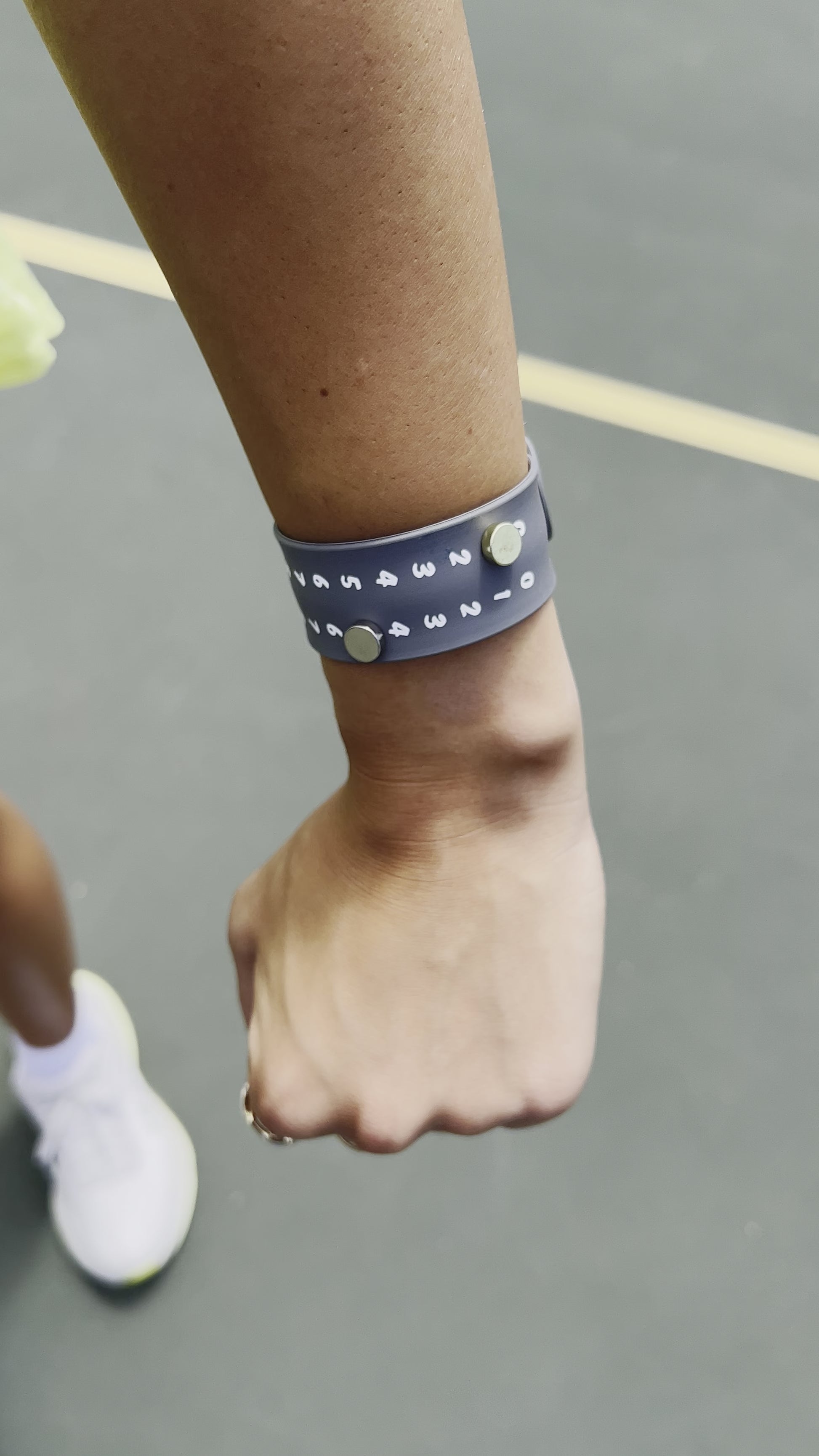 Pickleball Point Bands are the best pickleball scorekeeper, scoring band and scoreband worn on your wrist to keep score and track the server number while playing pickleball